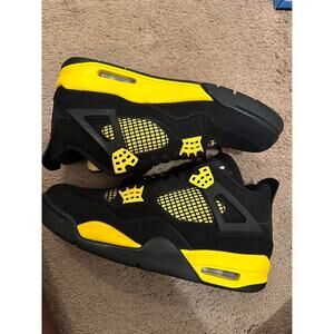 Jordan 4 Retro Thunder